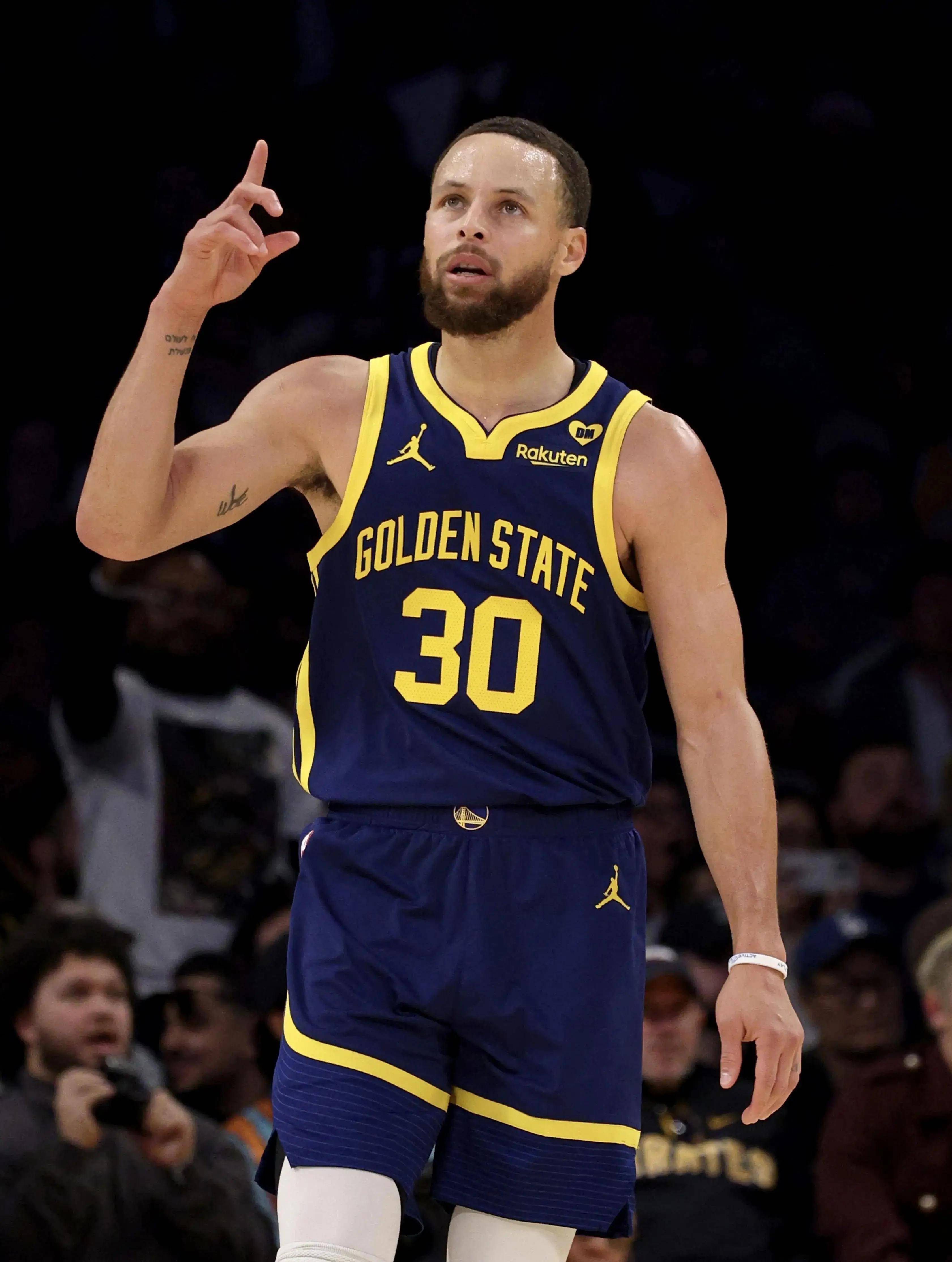 众目睹了球 众目睹了球