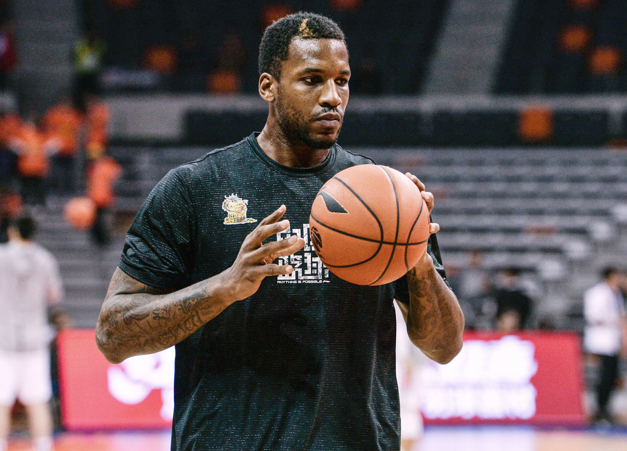 他依然保持 他依然保持